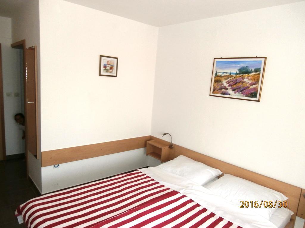 Apartments Meni Drage Ngoại thất bức ảnh